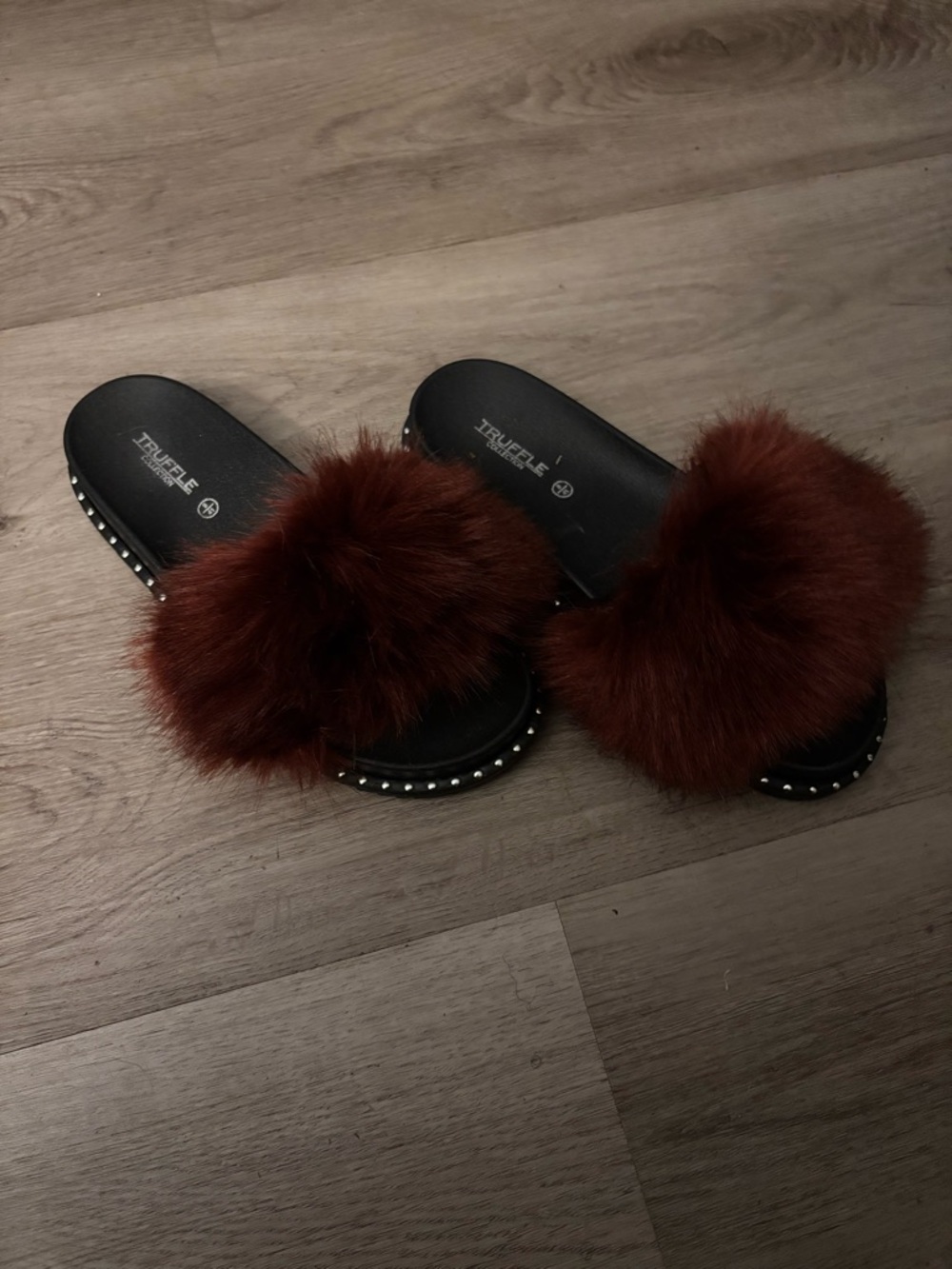 Truffle Women's Faux Fur Slide Sandals - Burgandy - Picture 4 of 6